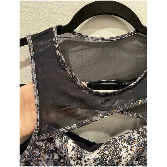 FABLETICS Black Marble Long Line Sports Keyhole Metallic Sports Bra And Legging - Picture 4 of 10